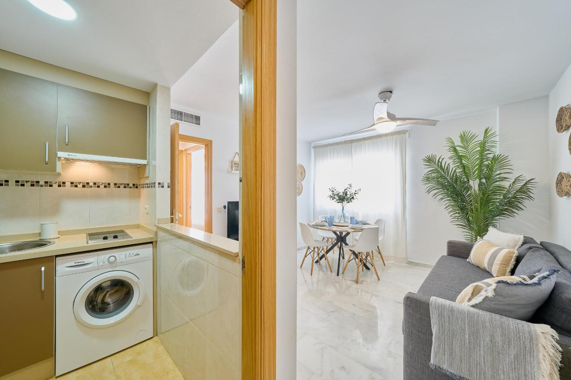 Fuengirola Beach Apartment By Stay Belonio Bagian luar foto
