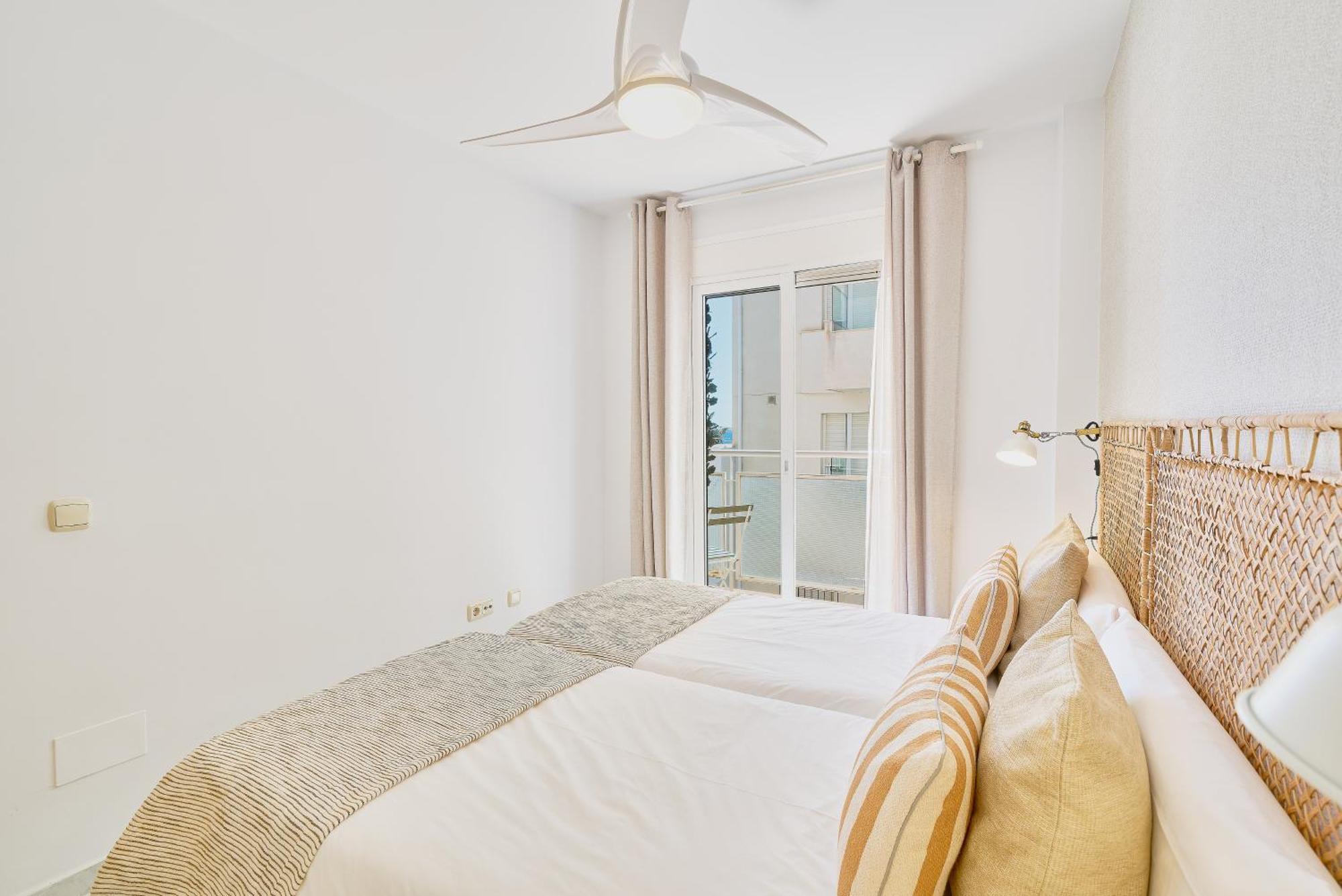Fuengirola Beach Apartment By Stay Belonio Bagian luar foto