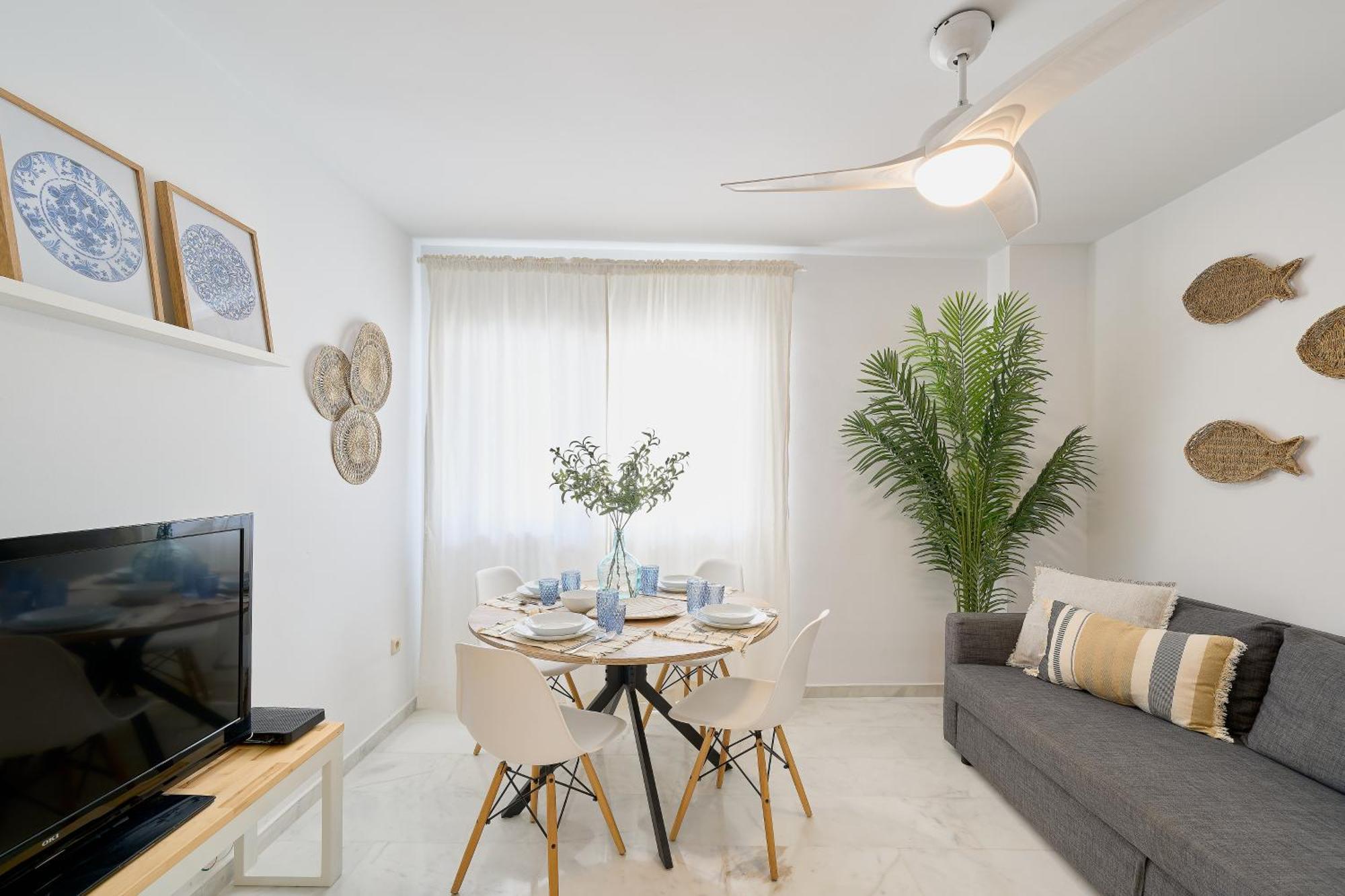 Fuengirola Beach Apartment By Stay Belonio Bagian luar foto