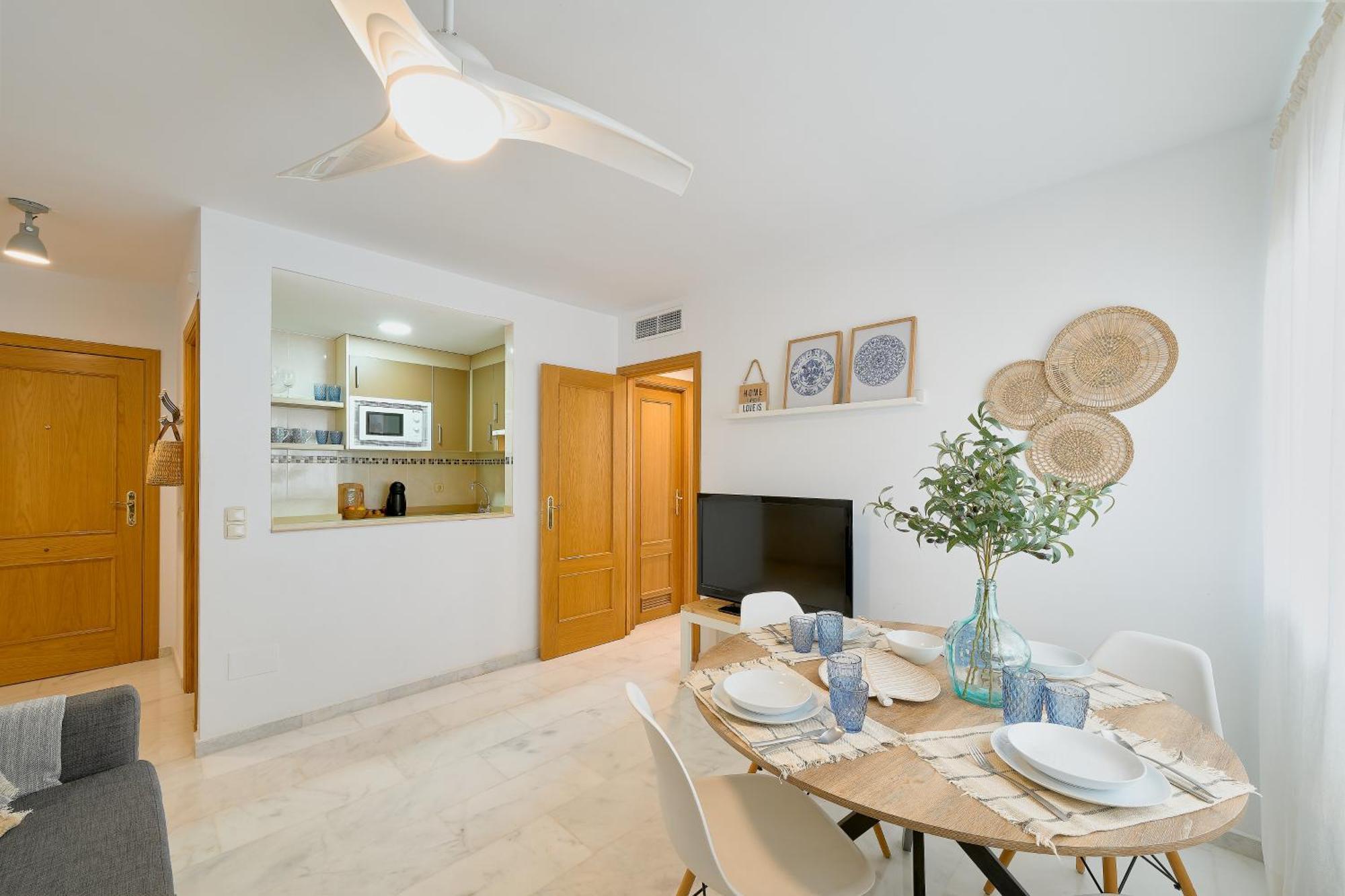 Fuengirola Beach Apartment By Stay Belonio Bagian luar foto