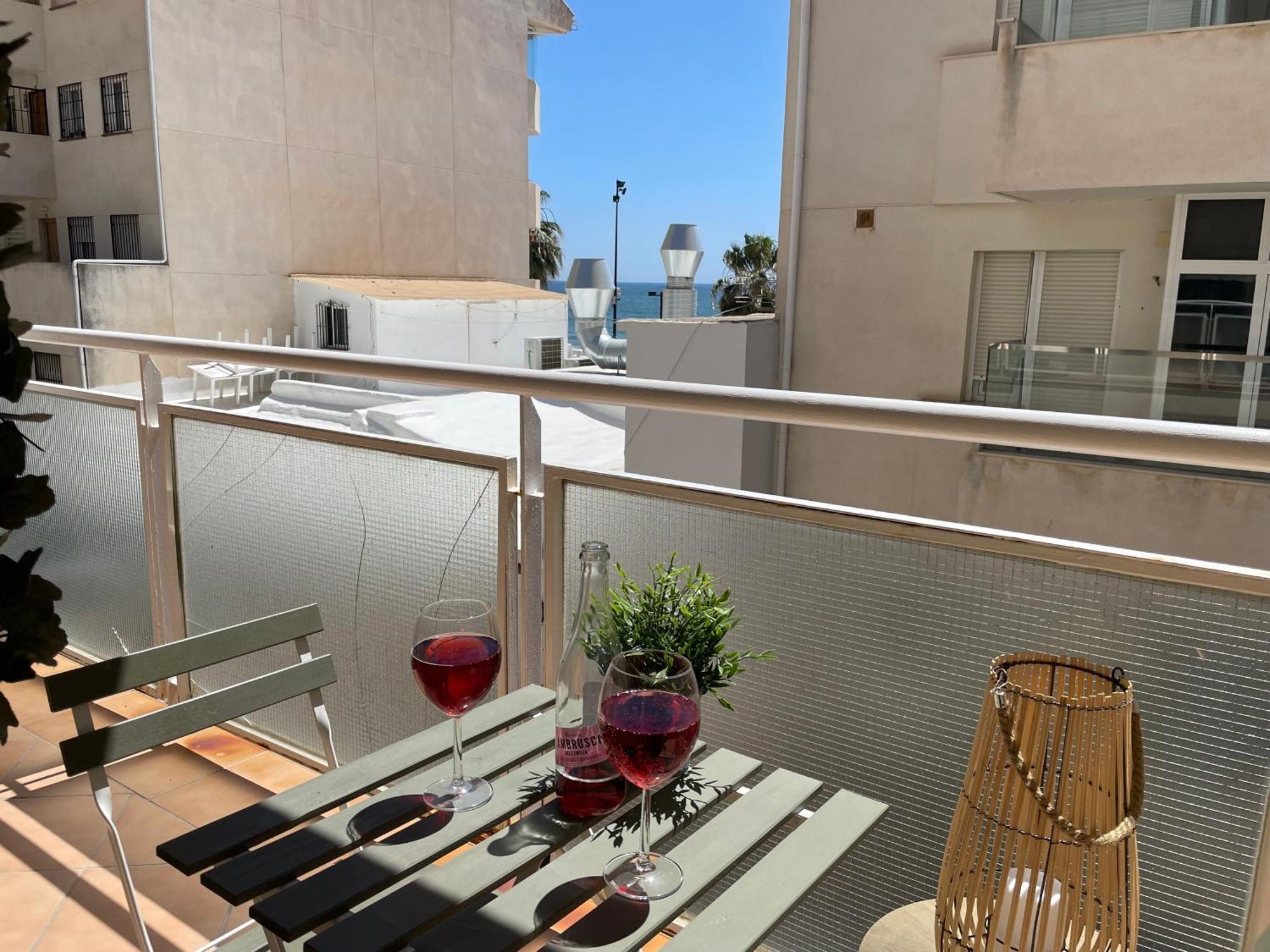Fuengirola Beach Apartment By Stay Belonio Bagian luar foto