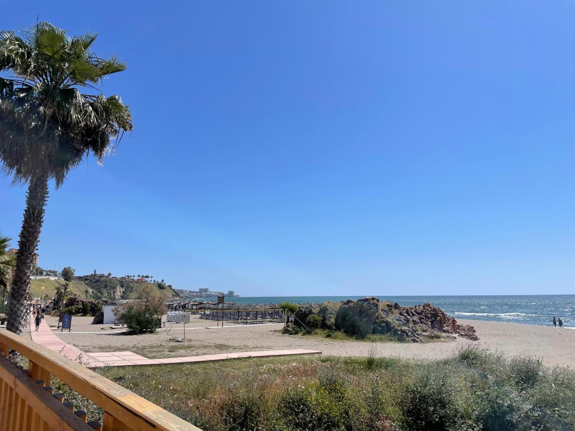 Fuengirola Beach Apartment By Stay Belonio Bagian luar foto