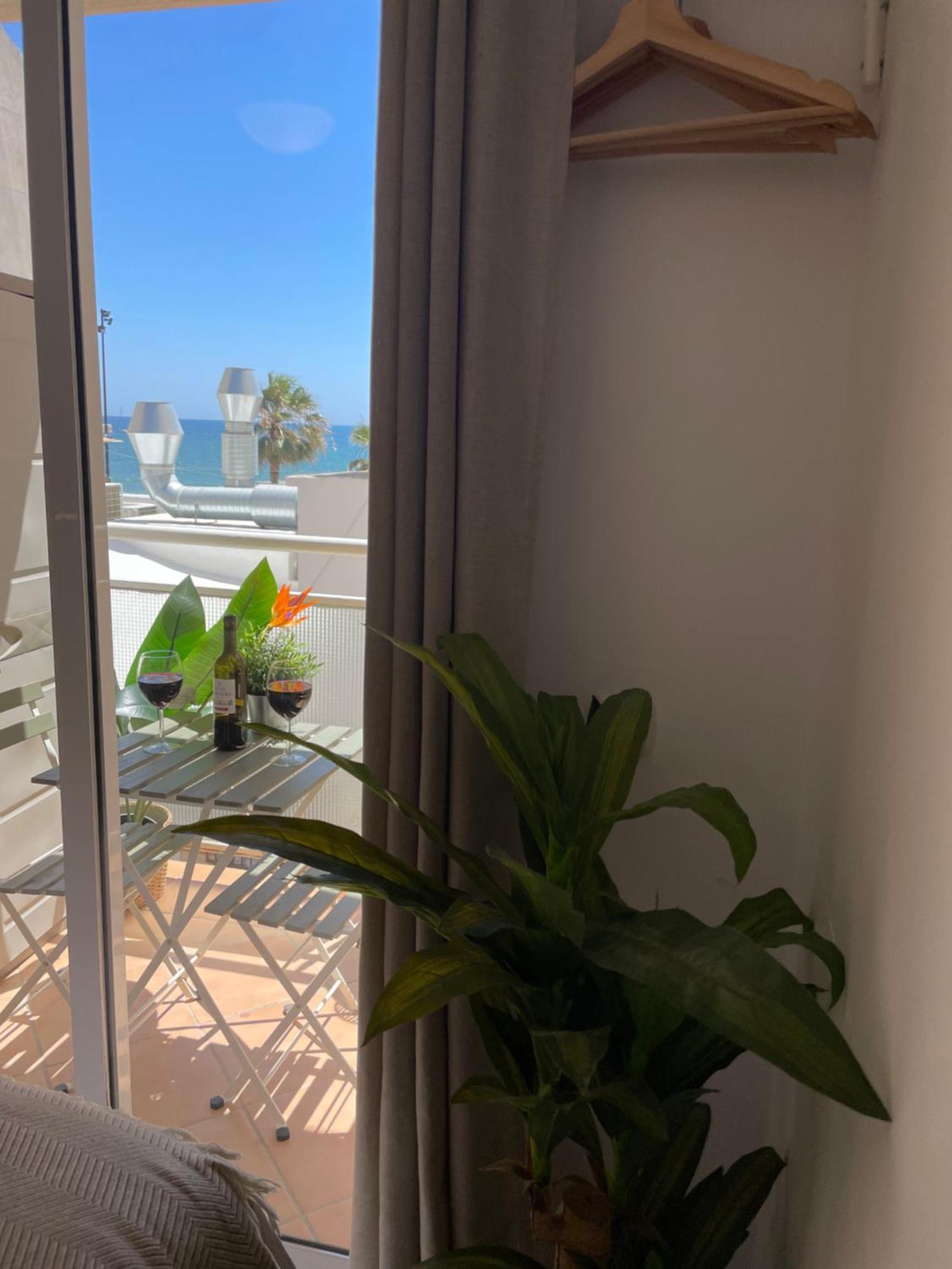 Fuengirola Beach Apartment By Stay Belonio Bagian luar foto