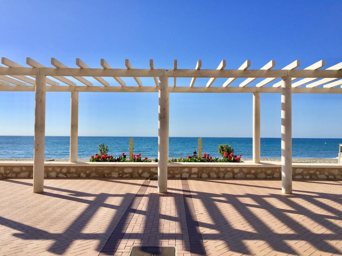 Fuengirola Beach Apartment By Stay Belonio Bagian luar foto